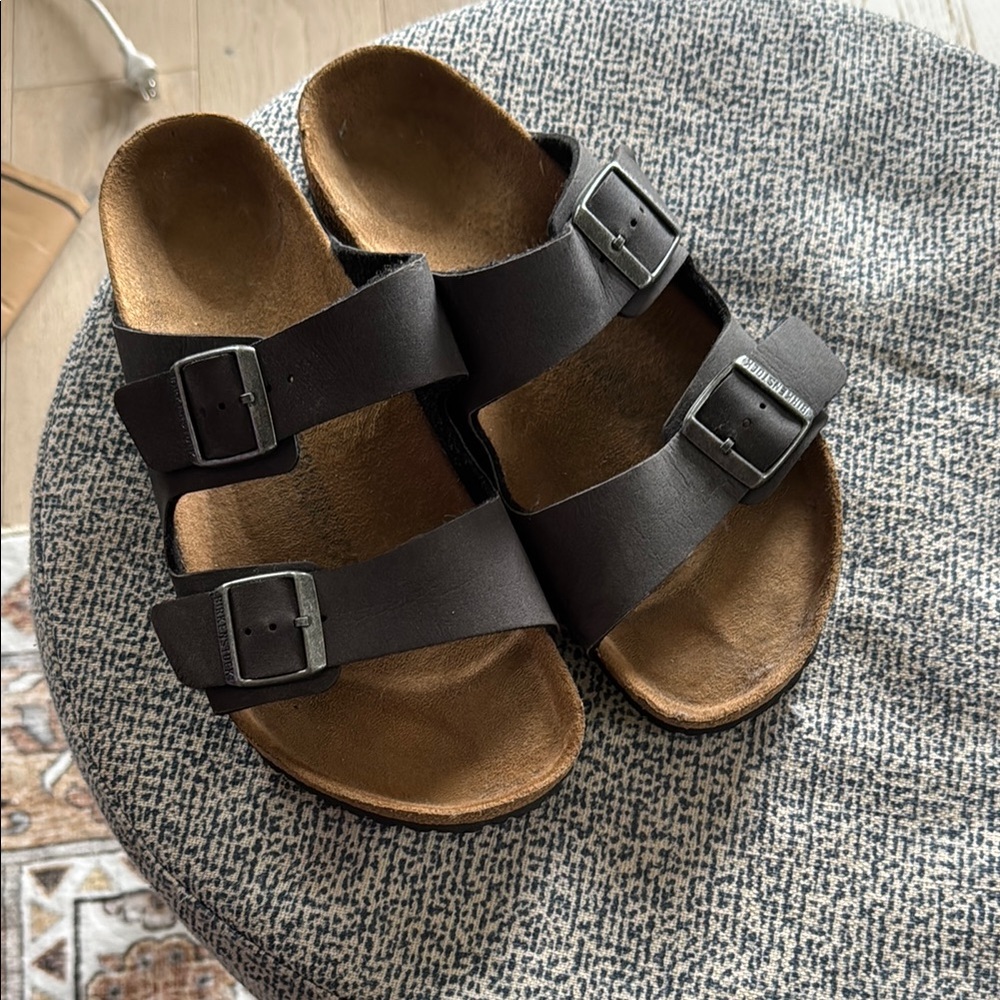 Men’s vegan Birkenstock sandals like new!